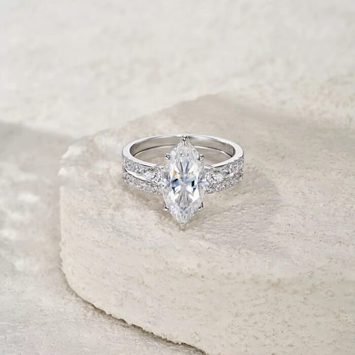 Facetune_25-09-2025-12-08-14