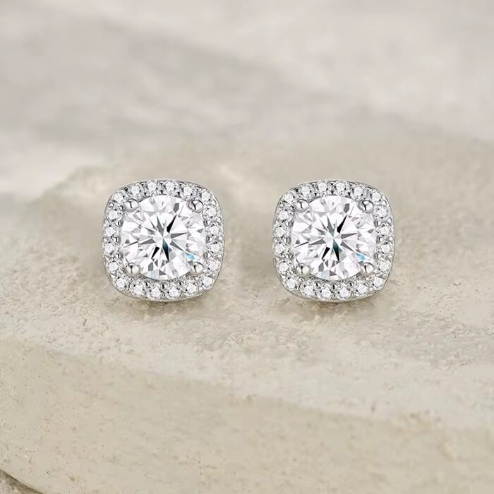 Facetune_25-09-2025-12-23-57